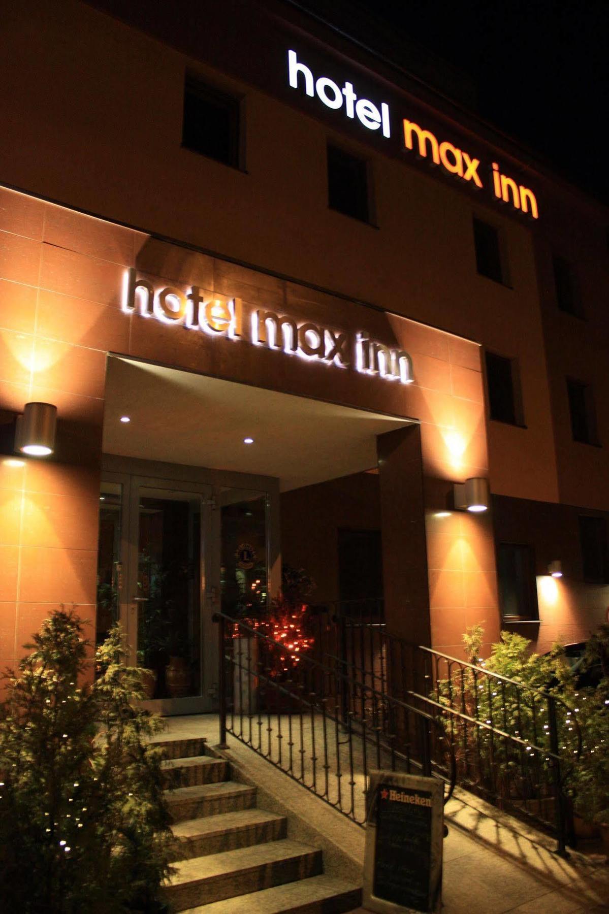 Hotel Max Inn Братислава Екстериор снимка